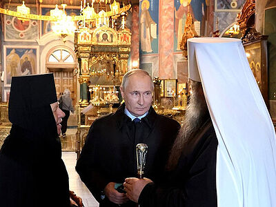 Президент России посетил Свято-Троицкий Серафимо-Дивеевский женский монастырь