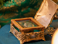 California couple gifts relics of St. Arsenios the Great to Ukraine’s Svyatogorsk Lavra