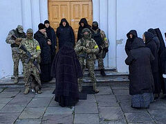 Ukrainian authorities block monastery and cathedrals in Chernigov, prevent Liturgy