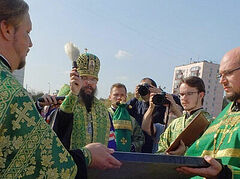 Στη Μόσχα τελέστηκε αγιασμός με την κατάθεση του θεμέλιου λίθου του Ιερού Ναού του Αγίου Παϊσίου του Αγιορείτη