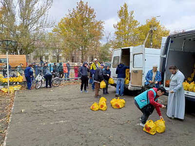 С июня специальный центр Крымской митрополии передал жителям Херсонщины 165 тонн помощи. Информационная сводка о помощи беженцам (от 19 октября 2023 года)