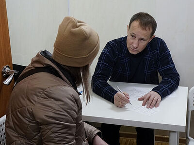 Более 200 беженцев за год получили консультацию психолога в краснодарском гуманитарном центре. Информационная сводка о помощи беженцам (от 27 октября 2023 года)