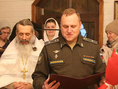 Начальник космодрома Плесецк поздравил прихожан Михаило-Архангельского собора