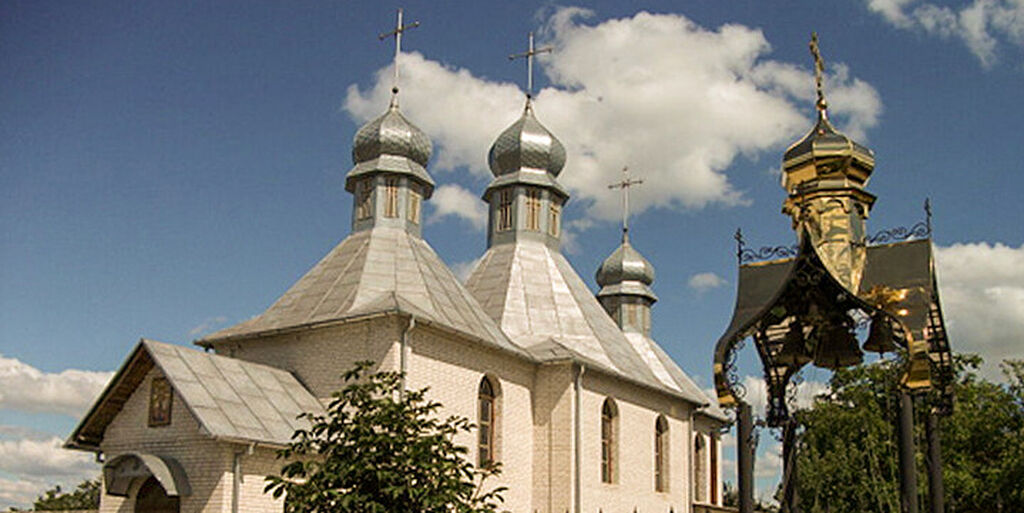 Στο χωριό Χοντοσόφκα πλησίον του Κιέβου καταλήφθηκε με την υποστήριξη της αστυνομίας ναός της Ουκρανικής Ορθοδόξου Εκκλησίας