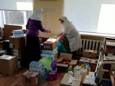 Более 45 тонн гуманитарной помощи раздали беженцам в Санкт-Петербургской митрополии за год. Информационная сводка о помощи беженцам (от 22 декабря 2023 года)
