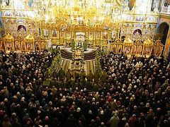 Thousands flock to Pochaev to celebrate Lavra’s great 20th-century saint (+VIDEOS)