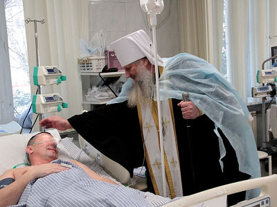 Архиереи поздравили с Рождеством Христовым пациентов госпиталей и больниц