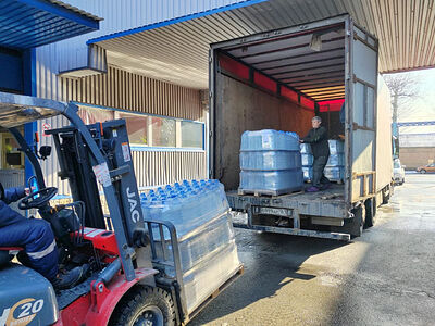 Служба помощи «Милосердие-на-Дону» доставила питьевую воду на Донбасс. Информационная сводка о помощи беженцам (от 18 января 2024 года)