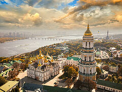 Kiev City Council gives Lavra land plots to state authorities