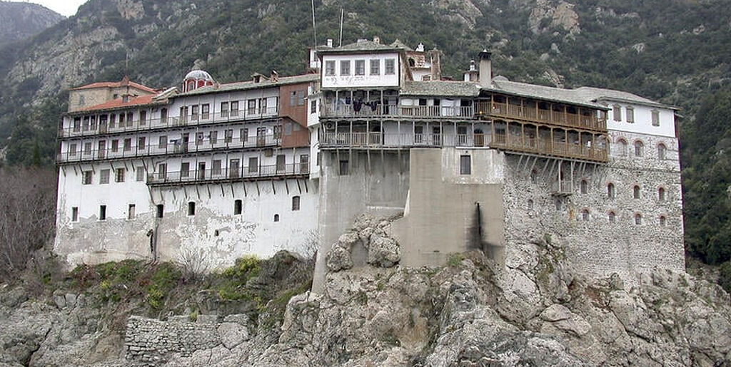 Ι.Μ. Γρηγορίου: Στη Βουλή ο Χριστός ξανασταυρώνεται