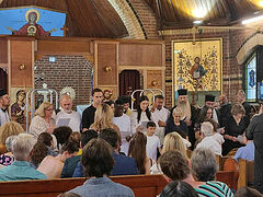 Australia: New English-language Greek church baptizes and marries multiple converts