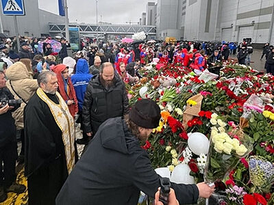Архиепископ Одинцовский и Красногорский Фома посетил в больнице пострадавших в «Крокус Сити Холле» и совершил панихиду на месте трагедии