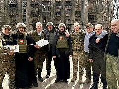 Орловские священники доставили гуманитарный груз в Артемовск и помолились вместе бойцами СВО