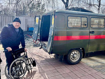 В Луганскую епархию передали инвалидные коляски из Новороссийской епархии. Информационная сводка о помощи беженцам (от 2 апреля 2024 года)