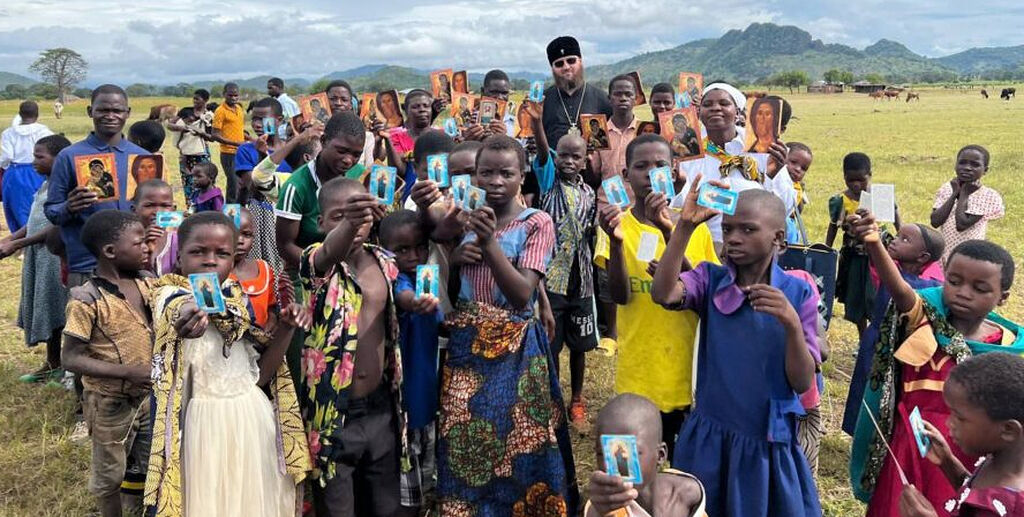 Περίπου χίλιοι κάτοικοι Μαλάουι έλαβαν το Άγιο Βάπτισμα
