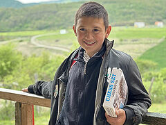 Nikola, the only student at his school: “I mind the goats and play chess” 