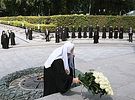 Предстоятель Русской Церкви почтил память воинов Великой Отечественной войны и жертв массового голода 