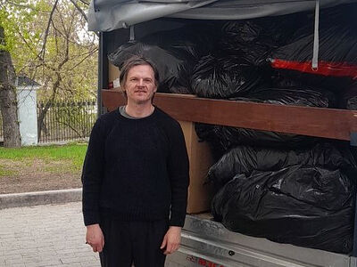 Синодальный отдел по благотворительности передал одежду в гуманитарный центр Скадовской епархии. Информационная сводка о помощи беженцам (за 8-10 июня 2024 года)