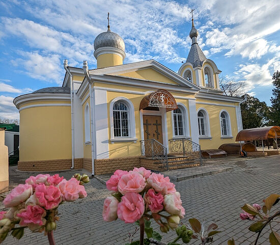 Никогда не закрывался! 160 лет храму Всех Святых в Симферополе