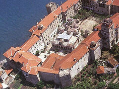 Greek police preparing to storm schismatic Esphigmenou Monastery on Mt. Athos—Greek media