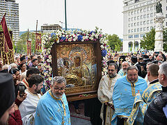 Three Hands Icon of the Theotokos festively greeted in Skopje