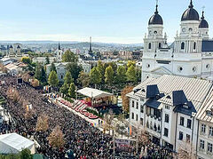 250,000+ venerate relics of St. Parascheva in Romania (+VIDEO)