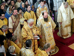 Toronto: ROCOR cathedral celebrates 75th anniversary with wonderworking icons