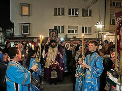 Zurich: Wonderworking Hawaiian Iveron Icon greeted with festive procession