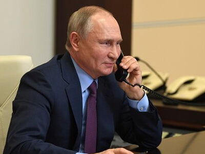 Президент России Владимир Путин поздравил Святейшего Патриарха Кирилла с днем рождения