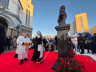 Бюст императору Александру I открыт на площади перед Храмом на Крови в Екатеринбурге