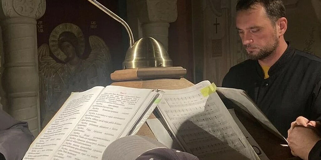 Στην Ουκρανία κληρικός της Ουκρανικής Ορθόδοξης Εκκλησίας που υπηρετεί σε μονή του Κιέβου υποχρεώθηκε σε καταναγκαστική στράτευση