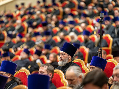 Святейший Патриарх Кирилл: Благодарю всех священнослужителей и мирян, которые объединяются ради поддержки воинов
