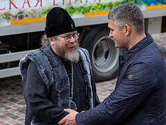Metropolitan Tikhon of Crimea donates medical equipment to local hospitals
