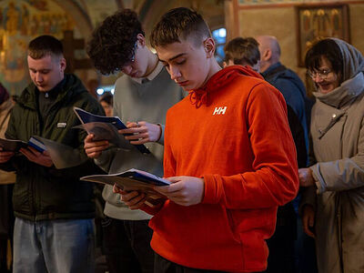 Синодальный отдел по благотворительности организовал поездку подопечных Центра Василия Великого в Москву