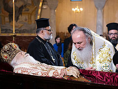Orthodox world mourns as Archbishop Anastasios buried in Albania (+VIDEO)