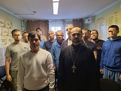 Священник и сестры милосердия посетили пациентов наркологического диспансера