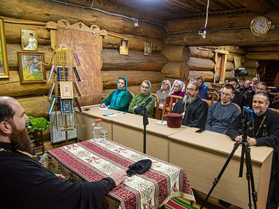 Представитель Синодального отдела по благотворительности провел в Мурманске семинар по поддержке вернувшихся с фронта