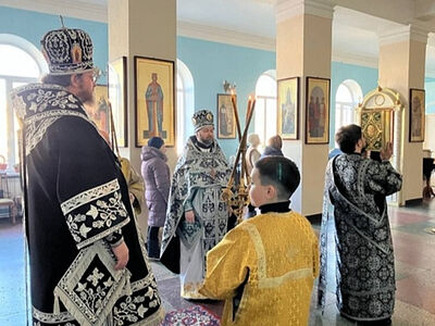 Митрополит Северодонецкий Никодим посетил центр помощи Патриаршей гуманитарной миссии в Северодонецке