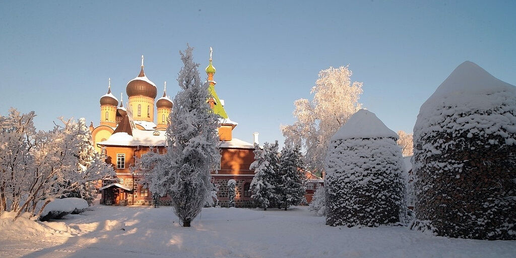 Μοναστήρια της Ρωσικής Ορθοδόξου Εκκλησίας εξέφρασαν υποστήριξη προς την καθηγουμένη και τις αδελφές της ιεράς μονής της Κοιμήσεως της Θεοτόκου Πιούχτιτσι στην Εσθονία