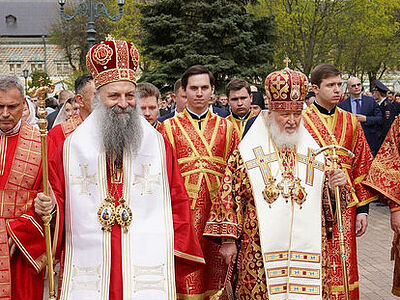 Предстоятели Русской и Сербской Православных Церквей совершили Литургию в Троице-Сергиевой лавре