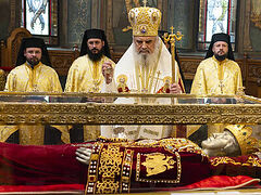 Relics of St. Helen, mother of St. Constantine, visit Romania (+VIDEOS)