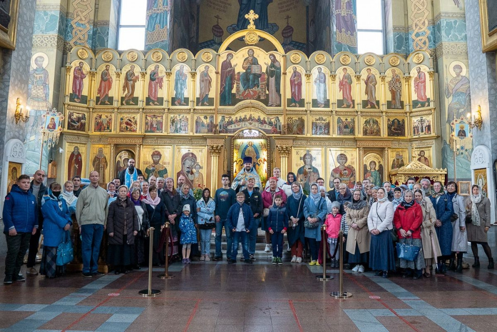 Прихожане храма