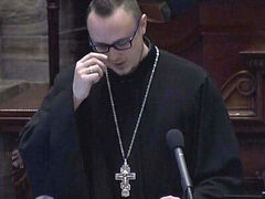 Orthodox priest offers opening prayer at PA Senate
