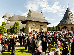 35th anniversary of revival of 17th-century Romanian monastery (+VIDEO)