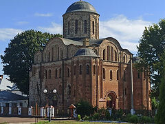 Court seizes historic monastery from Ukrainian Orthodox Church