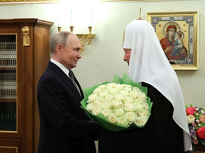 Президент России Владимир Путин поздравил Святейшего Патриарха Кирилла с днем тезоименитства