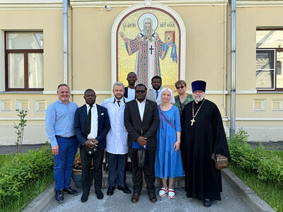 Больницу святителя Алексия посетила правительственная делегация Экваториальной Гвинеи