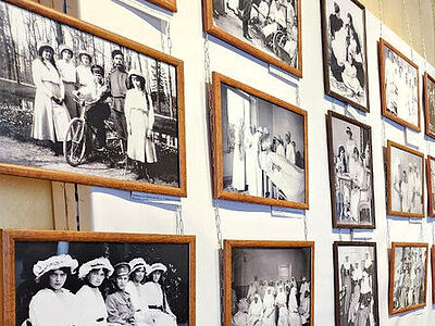 В Ялте открылась выставка исторических фотографий Царской семьи