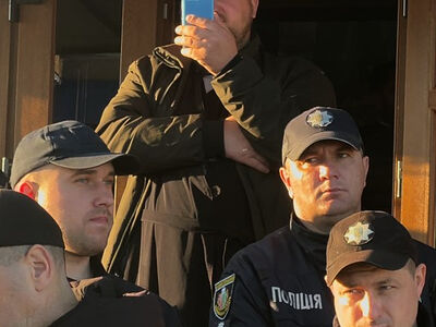 В буковинском селе Заболотье при содействии полиции захвачен Илиинский храм Украинской Православной Церкви