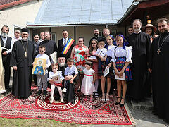 Romanian Orthodox Diocese provides new house to family of 10 after fire